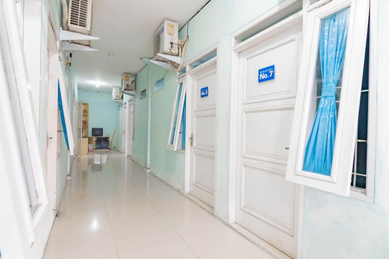 Hotel Reddoorz Syariah At Jl Pangeran Hidayatullah Cianjur Exterior foto
