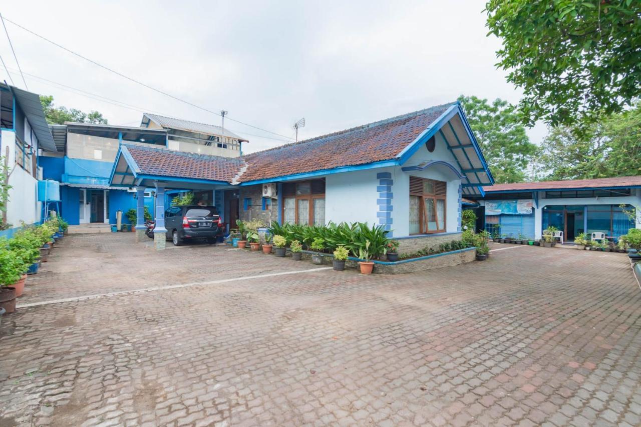 Hotel Reddoorz Syariah At Jl Pangeran Hidayatullah Cianjur Exterior foto