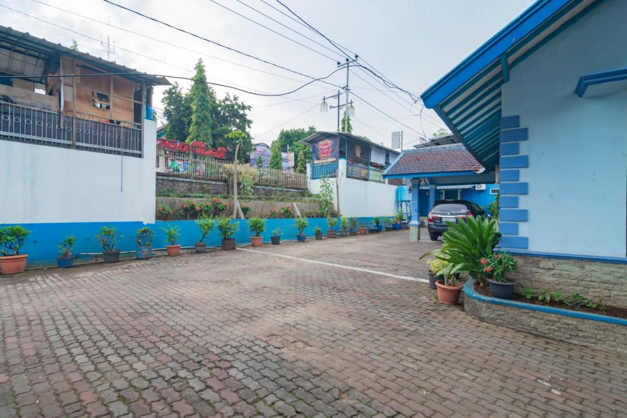 Hotel Reddoorz Syariah At Jl Pangeran Hidayatullah Cianjur Exterior foto