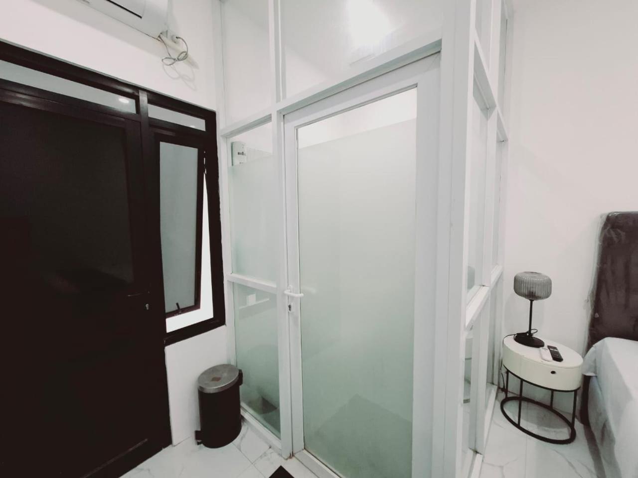Hotel Reddoorz Syariah At Jl Pangeran Hidayatullah Cianjur Exterior foto